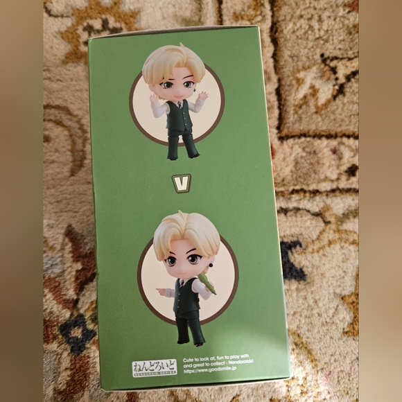 *NIB* tinyTAN BTS Nendoroid Fig 1806 Taehyung V KPOP Dynamite - Picture 4 of 5